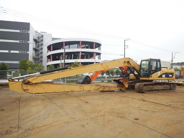 EXCAVATOR CAT 320DL