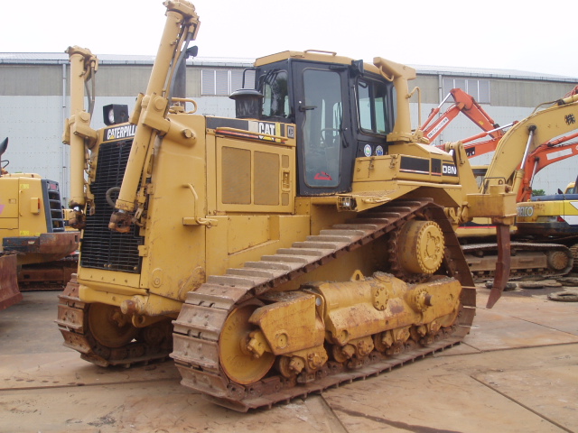 BULLDOZER CAT D8N
